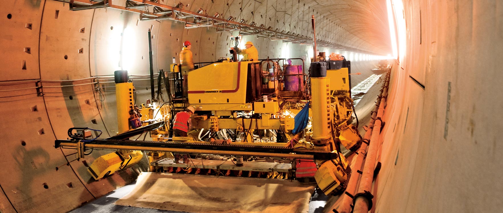 Pose de revêtement, finition et compactage